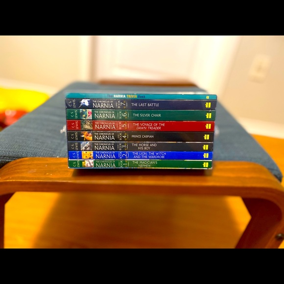 The Chronicles of Narnia Boxed Book Set - Picture 1 of 5